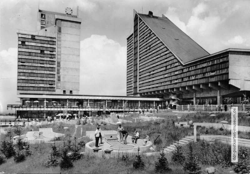 Oberhof, Interhotel "Panorama" mit Mini-Golf-Anlage - 1974