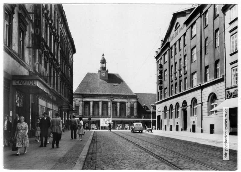 Berliner Straße mit Bahnhof, Hotel und Kino "Capitol" - 1965