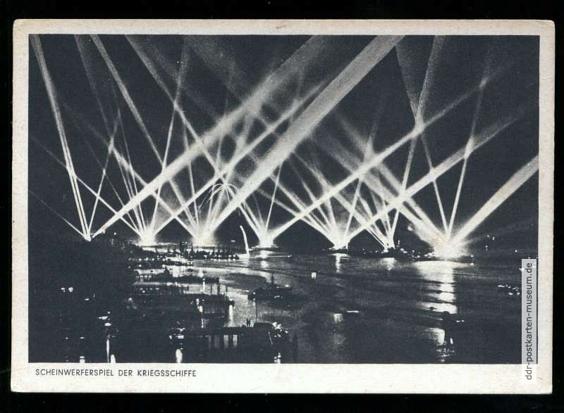 WK II: Scheinwerferspiel der Kriegsschiffe (im Hamburger Hafen) - 1940 / 1942