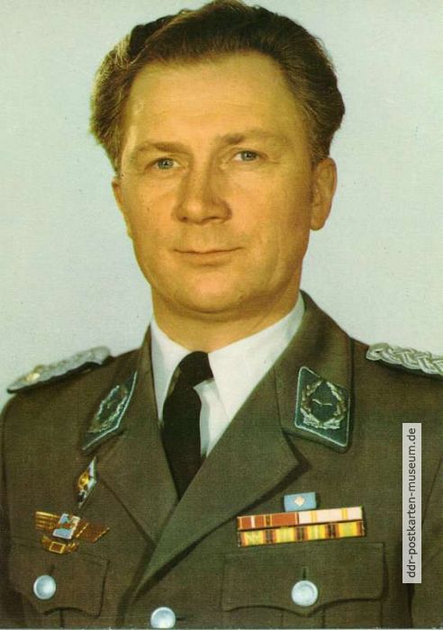 Der erste Fliegerkosmonaut der DDR Sigmund Jähn, Oberstleutnant der NVA - 1978