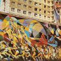 Wandbild "Marsch der Jugend" an Wohnblock in Halle-Neustadt - 1989