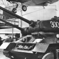 Sowjetischer Panzer "T 34" im Armeemuseum in Dresden - 1978