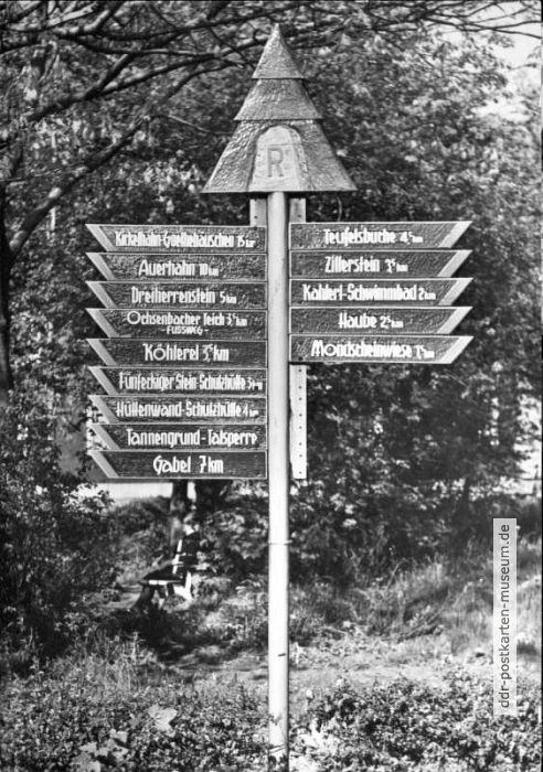 Wegweiser am Rennsteig bei Neustadt - 1975