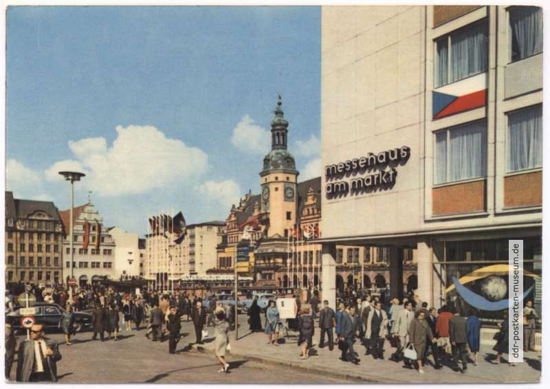 Alter Markt, Altes Rathaus, neues Messehaus am Markt - 1966