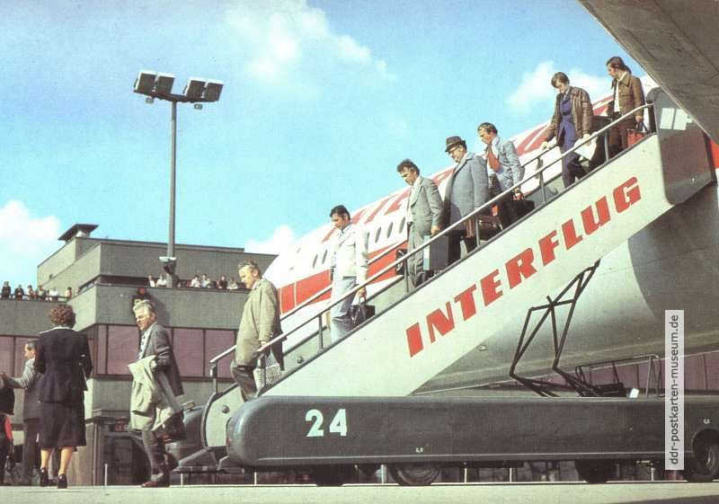 Flughafen Berlin-Schönefeld, "IL 62" nach der Landung - 1980