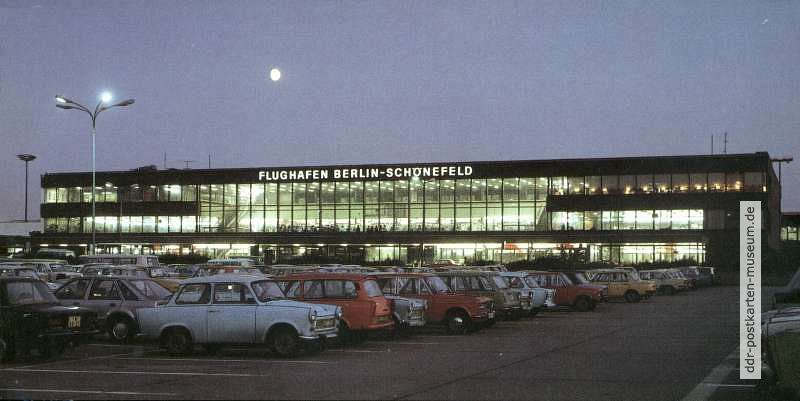 Panoramakarte mit Terminal und Parkplatz vom Flughafen Berlin-Schönefeld - 1988