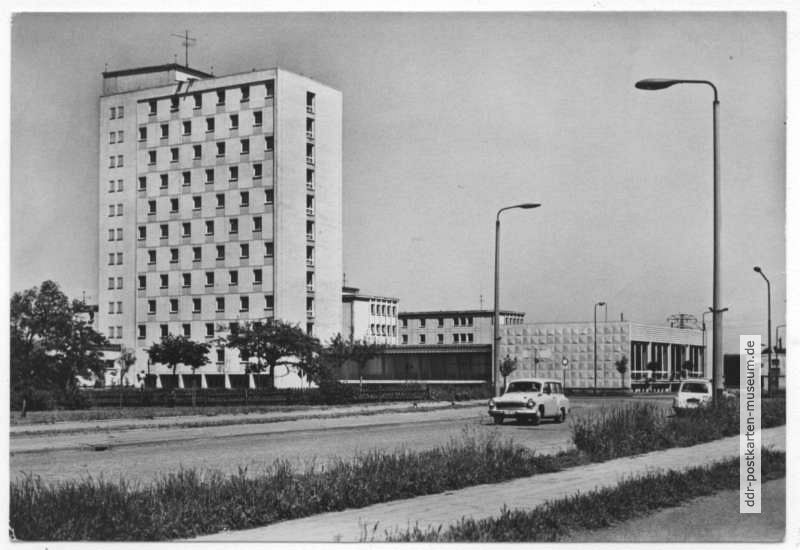 Hochhaus Weißenfelser Straße, Wohnheim und Gästehaus des VEB Leuna-Werke - 1970 