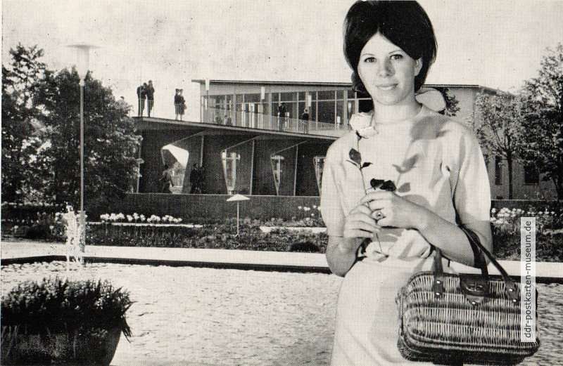 DDR-Mode bei der IGA in Erfurt - 1968