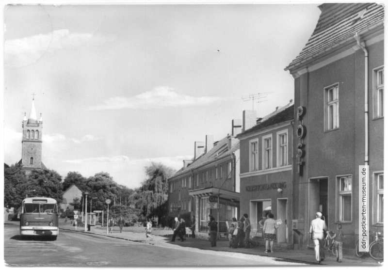 Poststraße mit Postamt, Volksbuchhandlung und Evangel. Kirche - 1977 / 1978