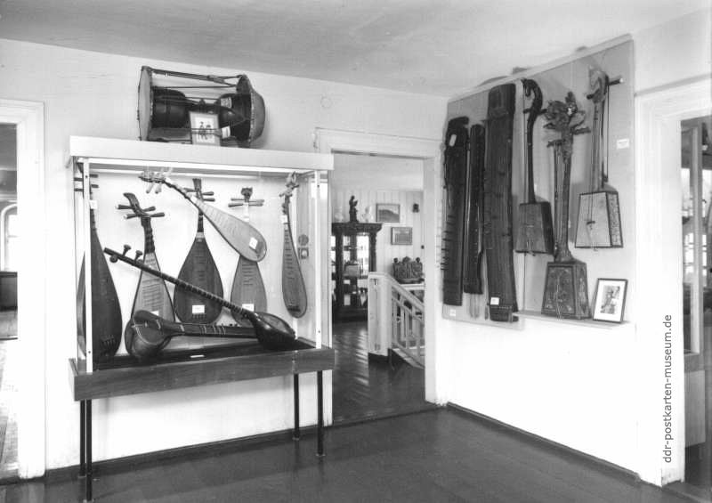 Musikinstrumenten-Museum, Musikinstrumente des Fernen Ostens - 1973