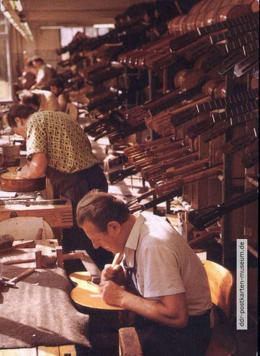 Gitarrenfertigung im VEB Musima Markneukirchen - 1987