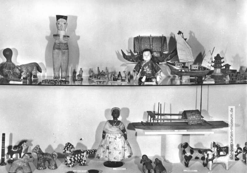 Spielzeugmuseum in der Bertholdsburg, Spielzeug aus aller Welt 19.Jahrhundert - 1973
