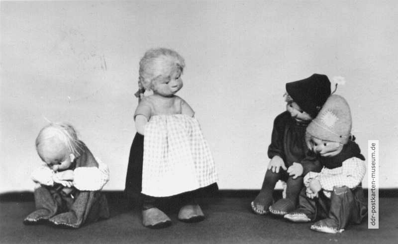 Deutsches Spielzeugmuseum Sonneberg, "Julchen und ihre Freier" - 1957 / 1962