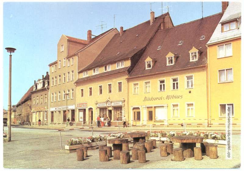 Platz der Befreiung, Hölzerne Sitzgruppe - 1981
