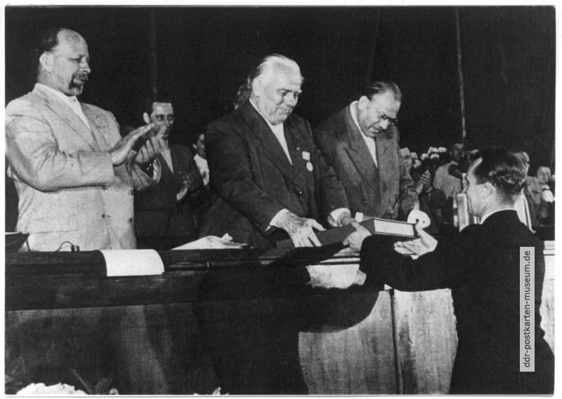 Walter Ulbricht, Wilhelm Pieck und Otto Grotewohl auf der 2. Parteikonferenz der SED 9.-12.7.1952 in Berlin - 1970