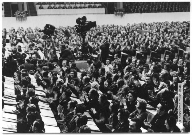VI. Parteitag der SED 1963, Beifall von den Delegierten - 1963