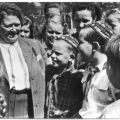 Rosa Thälmann im Kreis Junger Pioniere 1952 in Dresden - 1972