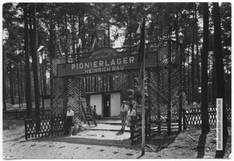 Eingang vom Pionierlager "Heinrich Rau" in Groß Köris - 1974