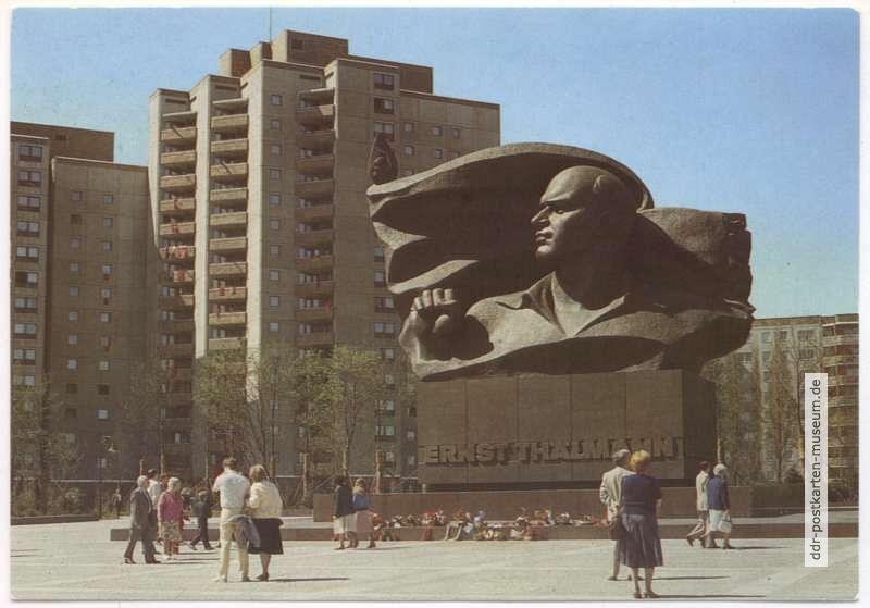 Thälmann-Monument am Ernst-Thälmann-Park in Berlin - 1987