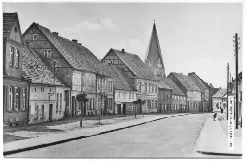 Straße des Friedens, Blick zur Nikolaikirche - 1956
