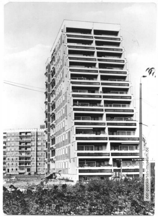 Wohnhochhaus an der Bertolt-Brecht-Straße - 1980