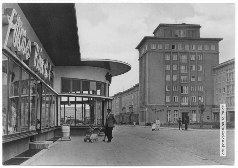 Hochhaus mit HOG "Zum Becher" und Kinderkaufhaus - 1966