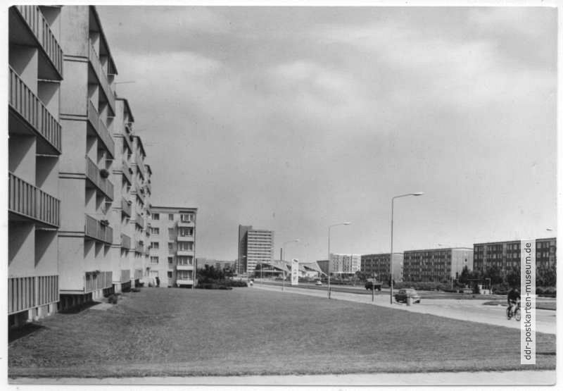 Neubauten am Otto-Grotewohl-Ring - 1973