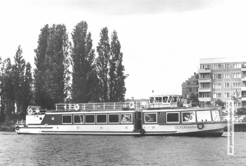 Fahrgastschiff "Uckermark" des VEB Kraftverkehr Schwedt - 1987