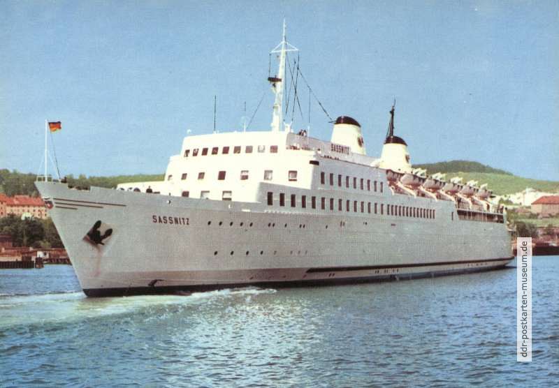 Fährschiff "Sassnitz" bei der Ausfahrt in Saßnitz - 1963
