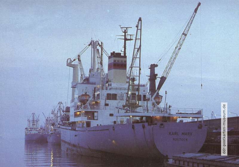 Frachtschiff "Karl Marx" im Rostocker Überseehafen - 1981