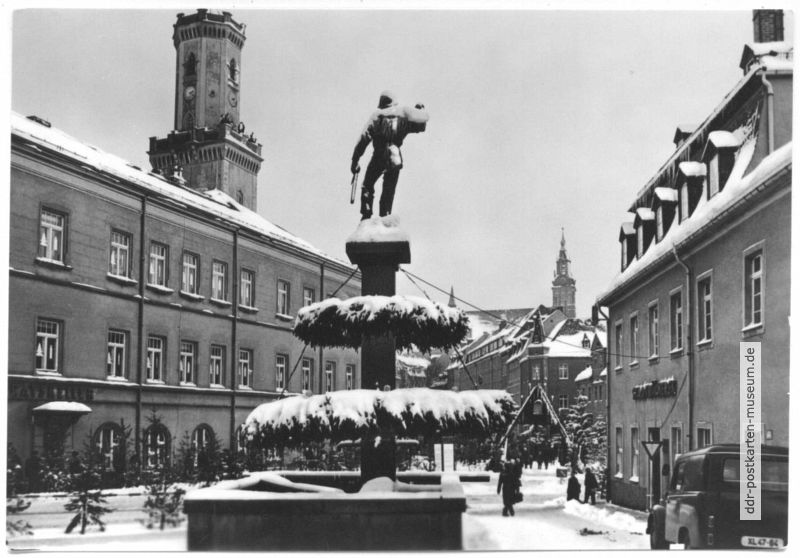 Bergmannsbrunnen und Rathaus - 1969