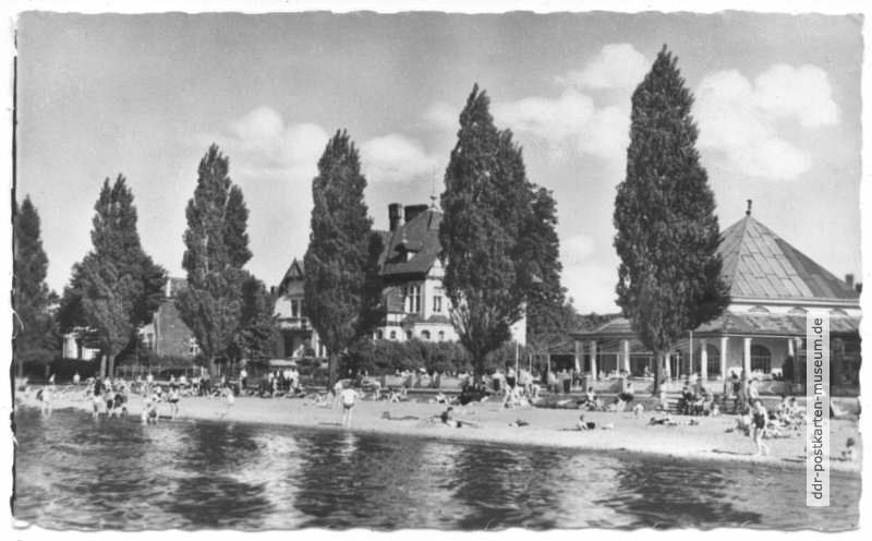 Strand mit "Hotel am Strand" - 1956 