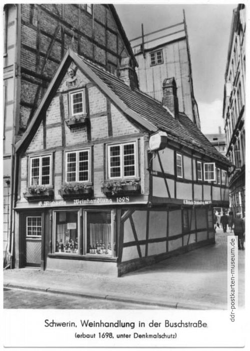 Weinhandlung in der Buschstraße, erbaut 1698, unter Denkmalschutz - 1966
