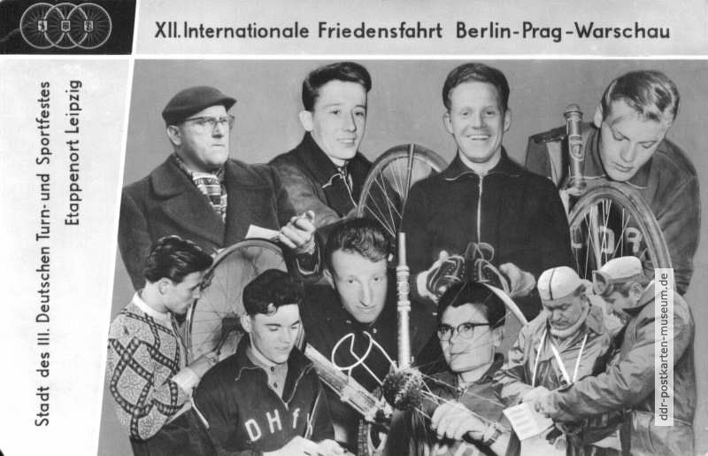 DDR-Mannschaft der Friedensfahrt 1959 mit Betreuern - 1959