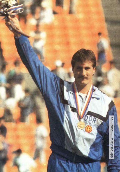 Jürgen Schult (SC Traktor Schwerin), 1988 Olympiasieger im Kugelstoßen - 1989