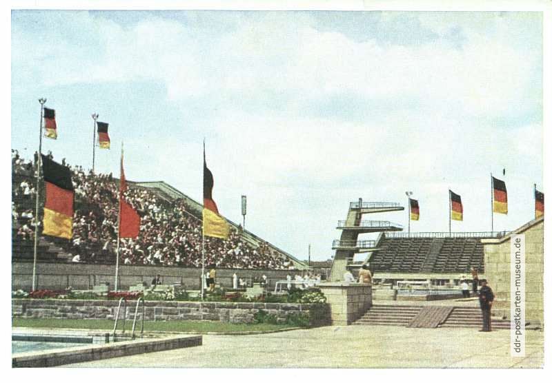 Leipziger Schwimmstadion an der Stalinallee - 1954