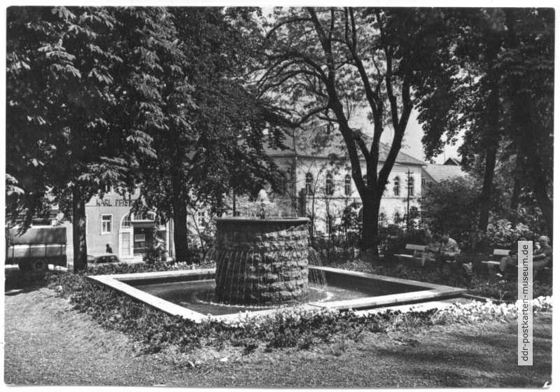 Brunnen in der Parkanlage im Stadtzentrum - 1974