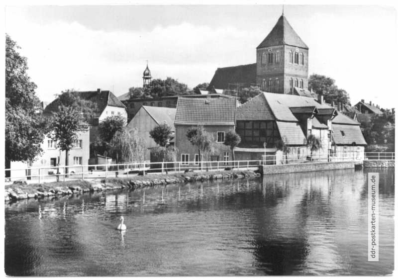 Blick über den Mühlenteich zur Kirche - 1980