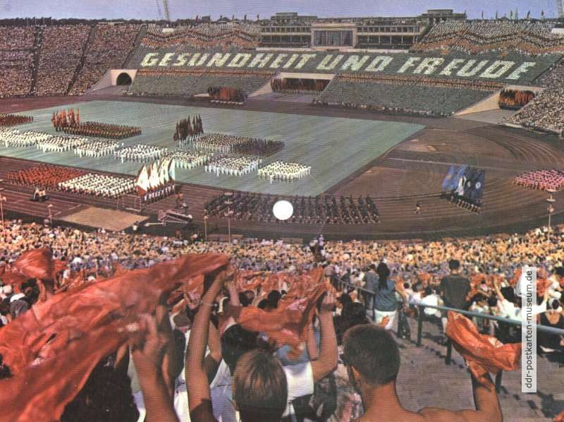 Turn- und Sportfest im Leipziger Zentral-Stadion, "Marsch der Leichtathleten" - 1964
