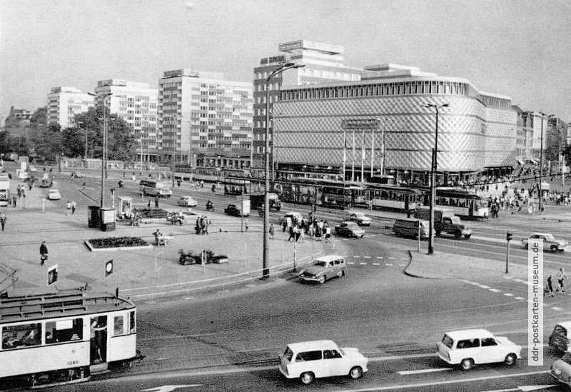 Trabis auch im Stadtbild von Leipzig - 1970