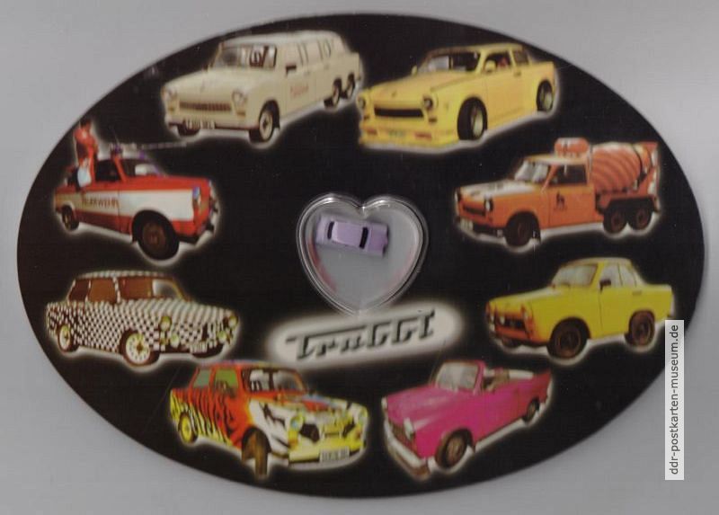 Ovale Ostalgiepostkarte mit Miniatur-Spielzeugauto - 2015