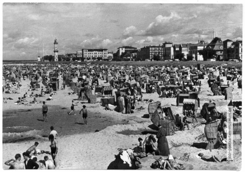 Strandleben in Warnemünde - 1956 / 1962 