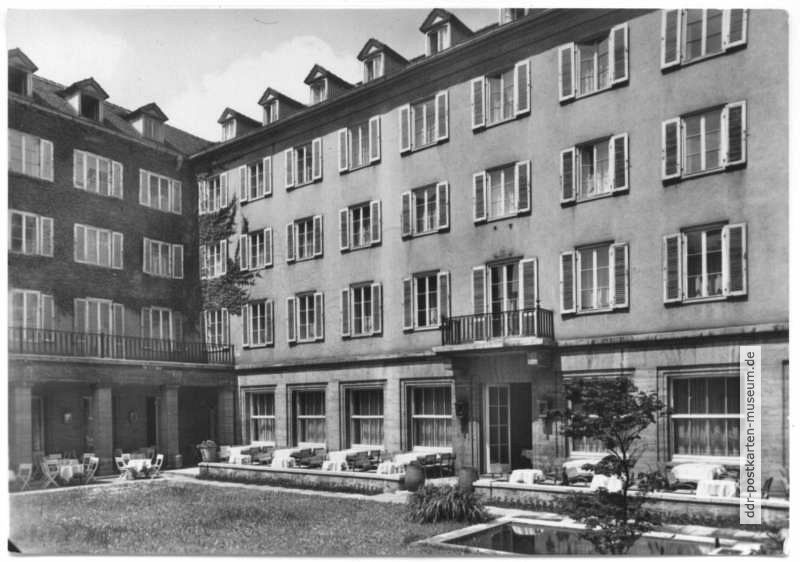 HO-Hotel "Elephant", Innenhof - 1956