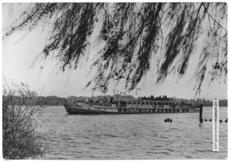 Ausflugsdampfer "Cecilienhof" der Weißen Flotte auf der Havel - 1964