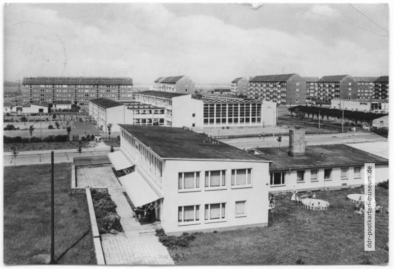 Wolfen-Nord, Kindergarten und Wilhelm-Pieck-Oberschule - 1968