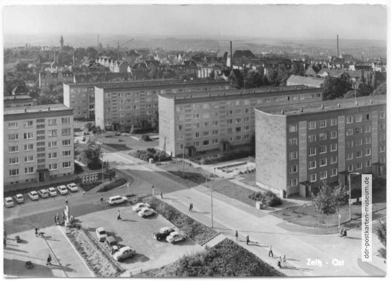 Blick vom Zwillings-Wohnhochhaus auf Zeitz-Ost - 1976