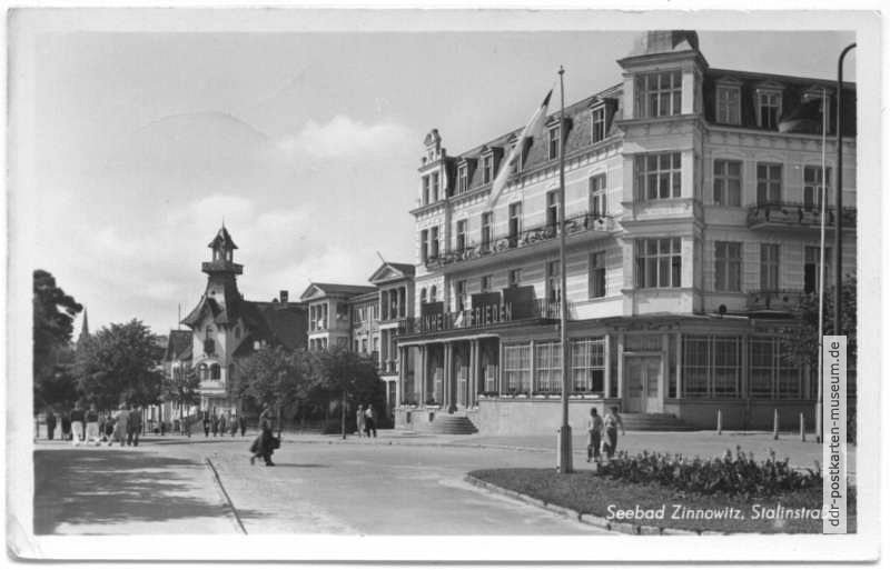 Stalinstraße mit Ferienheim "Glück auf" - 1953